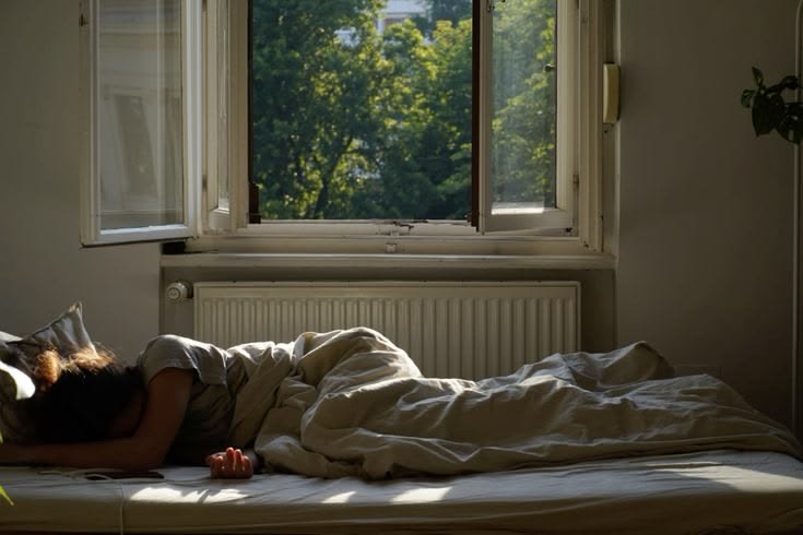 De ce vara e cel mai bun moment sa îti schimbi obiceiurile de somn (si ce se intampla daca astepti toamna) | REZZT